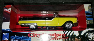 Voiture Miniature Pontiac Starchief 1955 Cabriolet Jaune - Échelle 1:43 - NEWRAY - Neuf