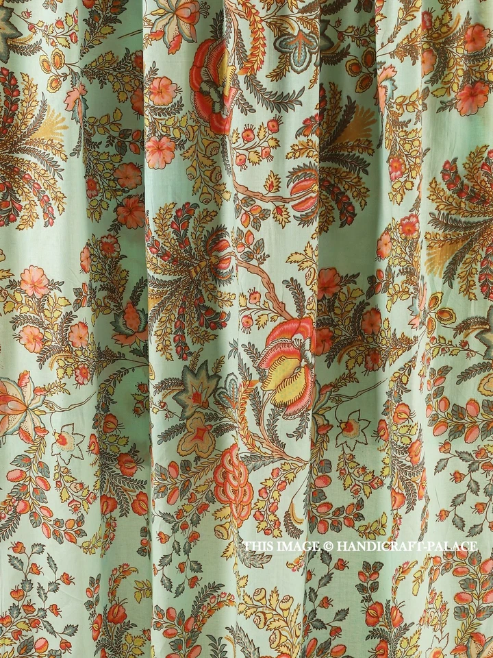 Hermosa tela de costura artesanal floral con estampado de bloques de algodón indio de 5 yardas verde Foto 2 de 4