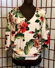 Pink Hawaiian ￼Tropical ￼Hibiscus ￼Floral Pullover Knit Sweater Joan Vass NWT