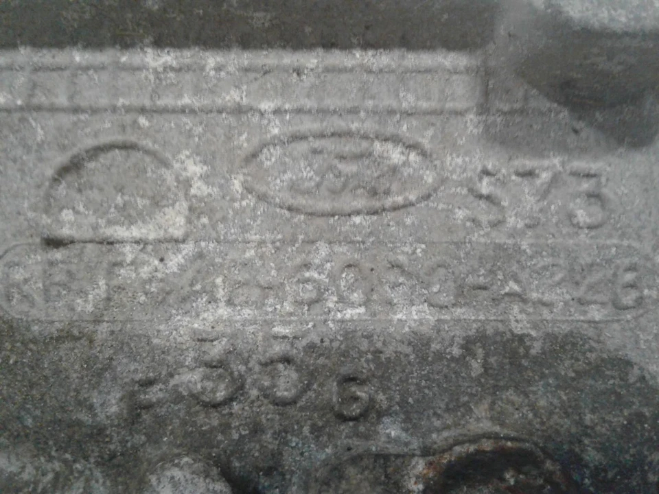 Used Right Engine Cylinder Head fits: 1995 Ford Thunderbird 8-280 4.6L Right Gra Foto 2 de 4