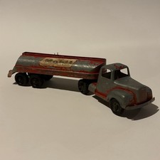 Tootsietoy 1955 Mack B-Line Oil Mobil Tanker, cab and trailer