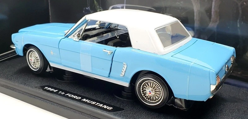 Motor Max 1/18 Scale 79834 - 007 Thunderball '64 1/2 Ford Mustang - Blue - Image 2 of 4