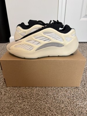 adidas Yeezy Boost 700 V3 Azael size 9