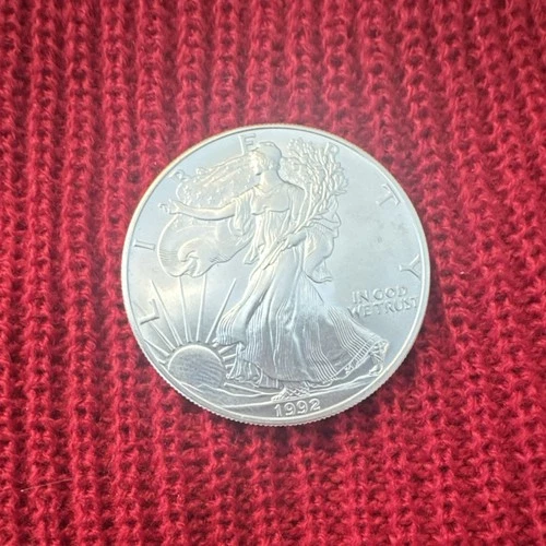 1992 U.S. Mint American Silver Eagle 1 oz .999 Fine Silver Bullion Coin