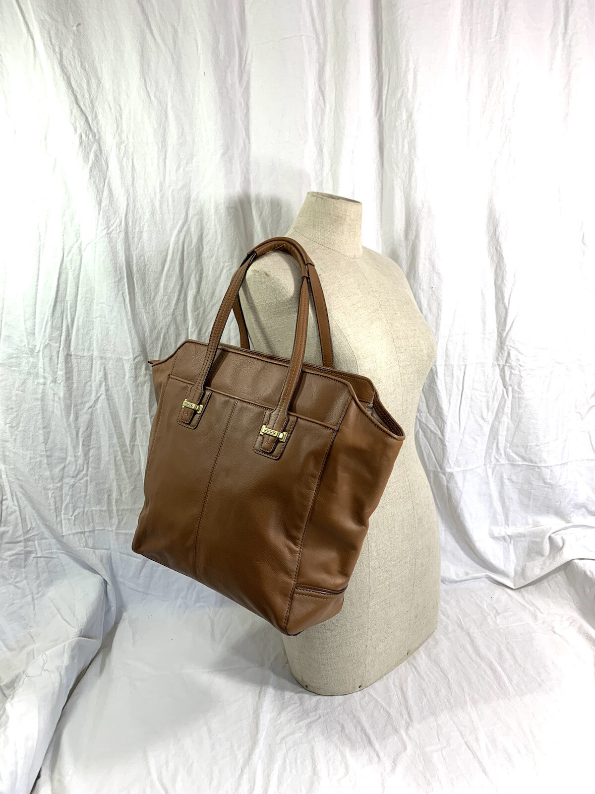 Genuine vintage COACH Taylor tan leather tote bag Gem