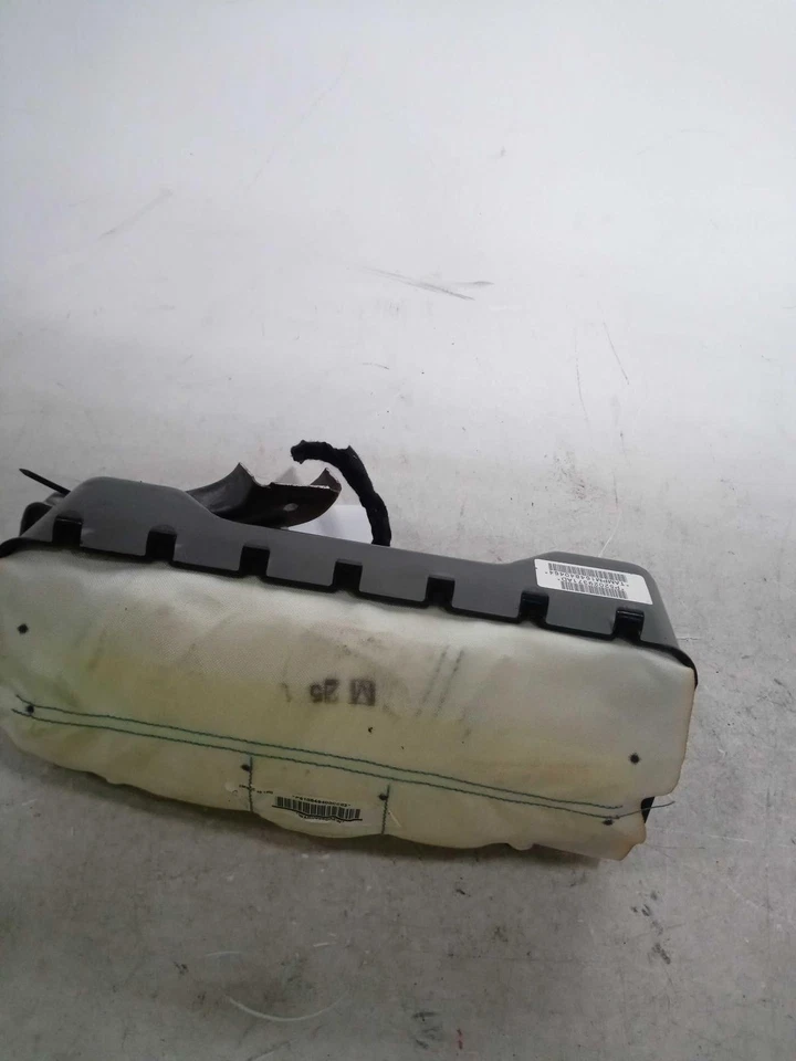 2009 Dodge Journey Instrument Panel Air Bag - Used, White, 154K Miles Foto 2 de 4
