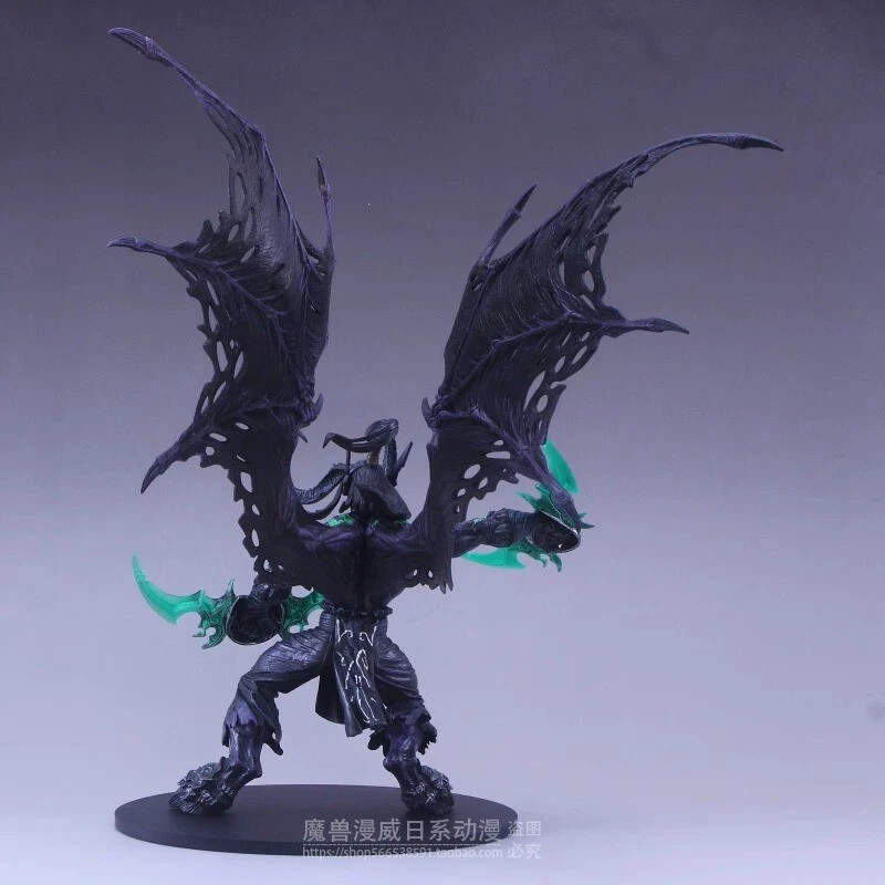 World of Warcraft WOW Demon Form Illidan Stormtage Dluxe Collector Figure SetBox - Image 2 of 4