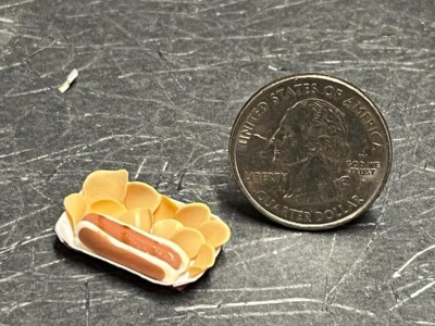Dollhouse Miniature Hot Dog Chips Basket F Food 1:12 scale B496 Dollys Gallery