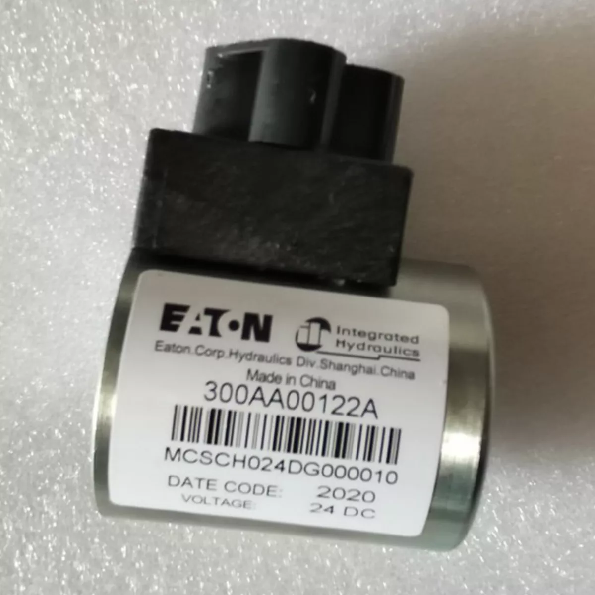 1PC New EATON VICKERS 300AA00122A Solenoid Valve Coil 24V DC #YP1 