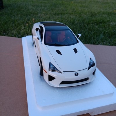 Autoart 1/18 Lexus LFA White (Carbon Fiber Roof) Car Model | eBay