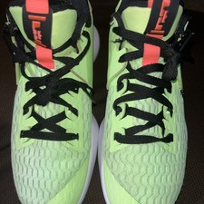 Preços baixos em Nike LeBron Witness 5 Grinch | eBay
