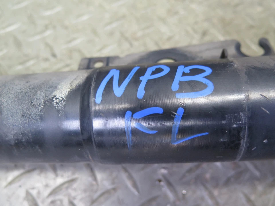 Juego de 2 amortiguadores de puntal delantero Porsche Boxster 986 1997-2004 tracción trasera 72 k millas Foto 2 de 4