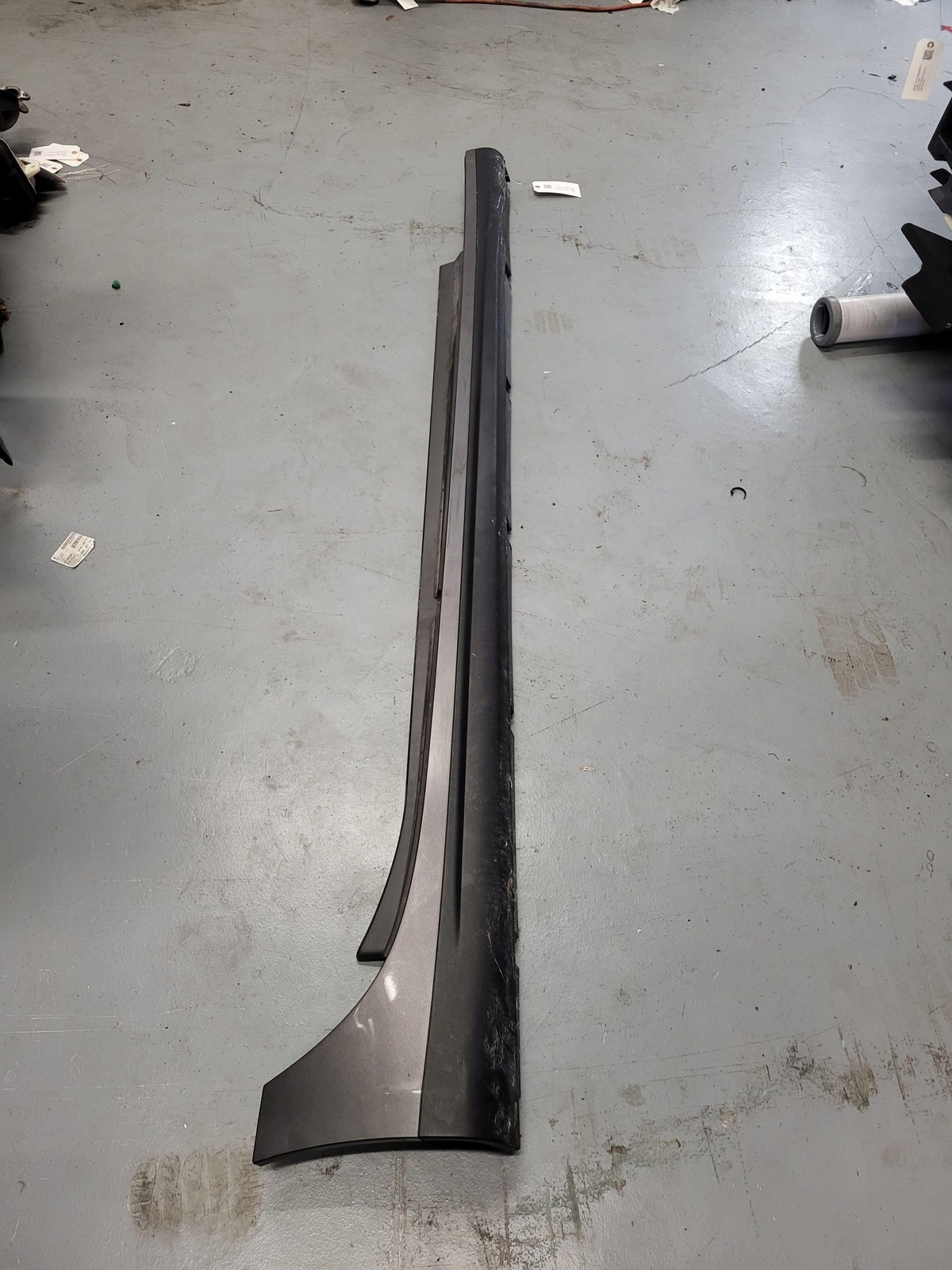 2014-2019 Maserati Ghibli Right Passenger Rocker Molding Ghibli OEM 6700288520