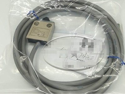 1PCS   D4C-2331 D4C2331 Limit Switch -New   *ll