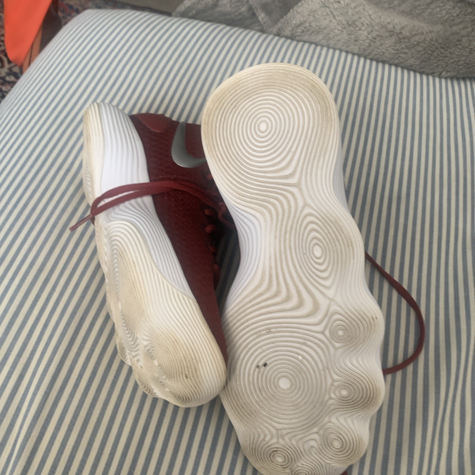 Nike hyperdunk Size 7. Red. - image 3