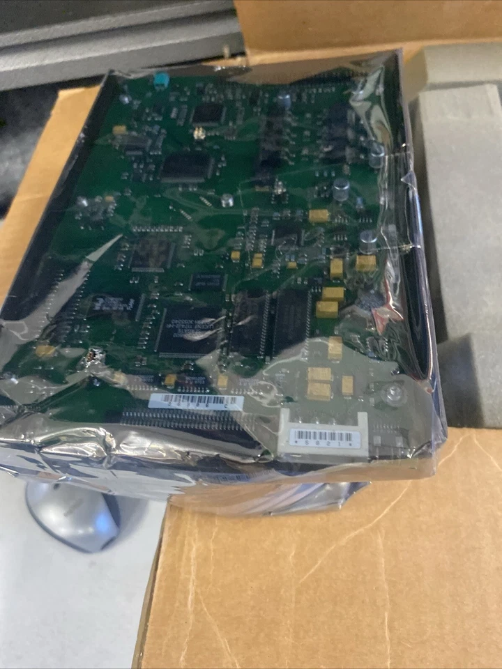 23.2GB Seagate ST423451W 5.25” FH 68 PIN SCSI WIDE Internal Hard Disk Drive LOT - Image 4 of 4