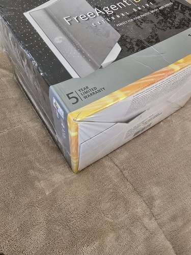 SEAGATE Free Agent Desk External Drive 1TB USB 2.0 New in box - Picture 3 of 4