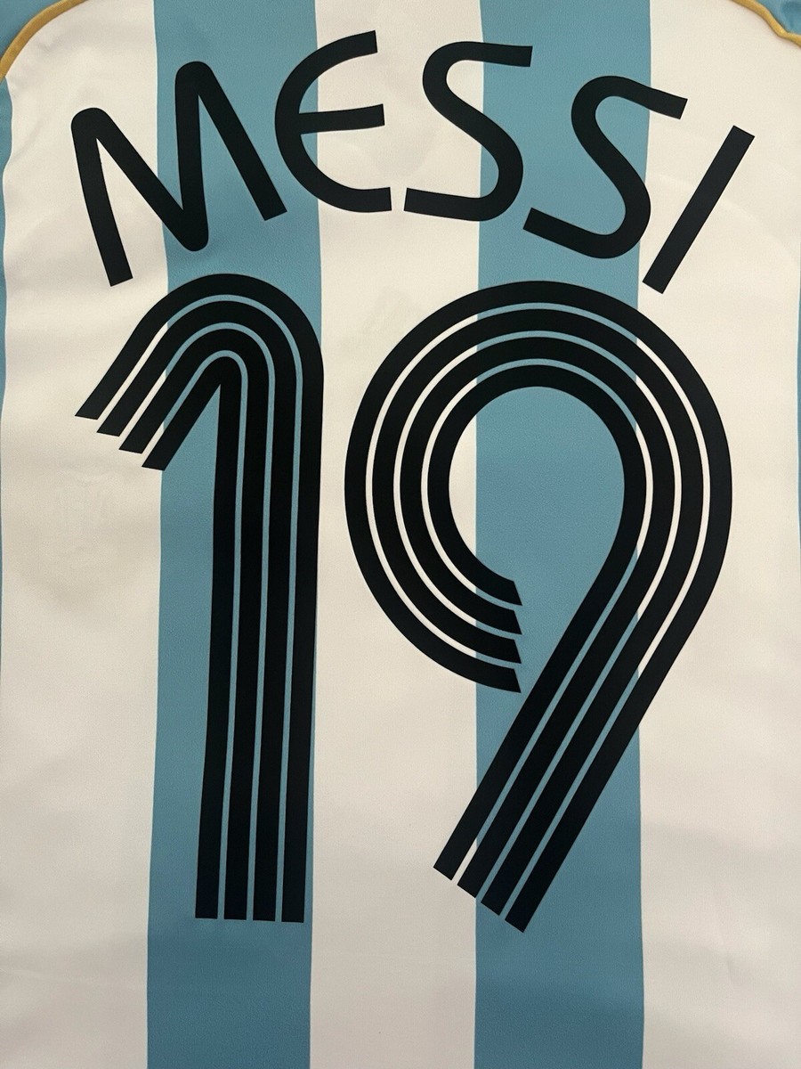 Messi #19 2006 Argentina Home Jersey Medium Soccer Football