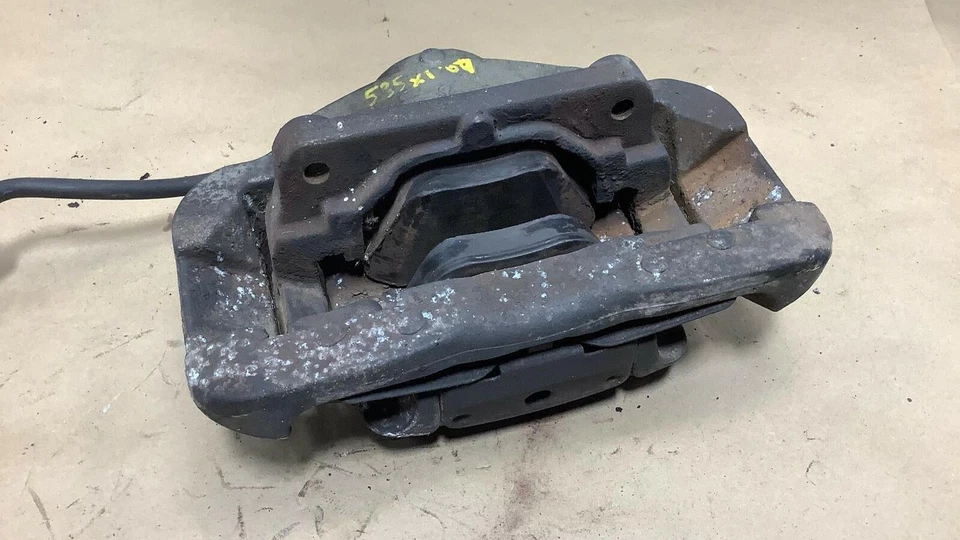 BMW 535XI 535I E60 2007 2008 3,0 L pinza de freno del lado del pasajero delantero derecho OEM+ Foto 3 de 4