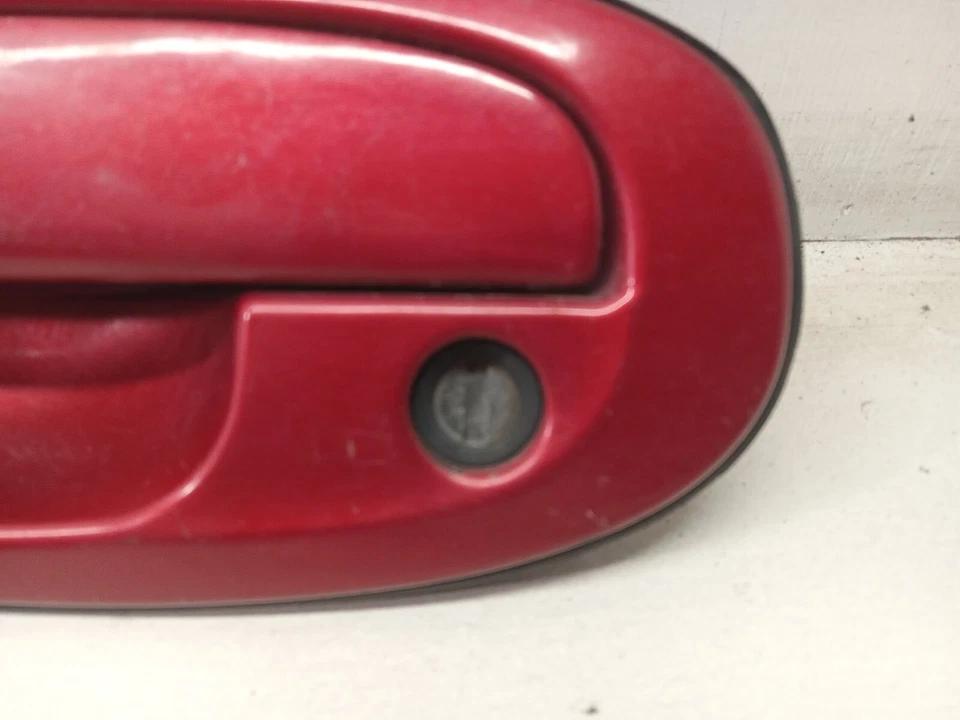 2000 - 2002 FORD ESCORT FRONT DRIVER LEFT SIDE EXTERIOR DOOR HANDLE OEM, 6322401 - Image 2 of 4