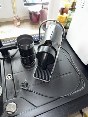 DeLonghi EN127.S Pixie Re-Design silber Nespresso Kaffeemaschine 19 Bar