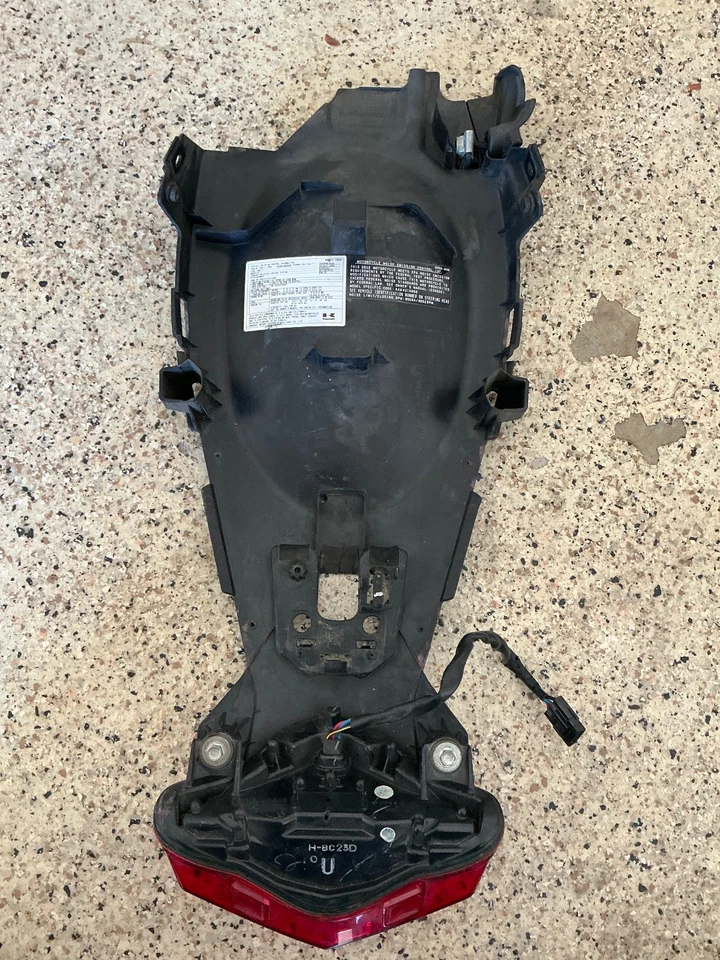 Kawasaki Ninja 650 EX650 2012 guardabarros trasero eliminación con luz trasera Foto 2 de 4