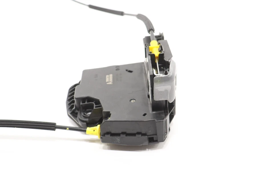 Actuador de pestillo de cerradura de puerta lateral izquierda trasera Buick Enclave 2018-2024 OEM 13533609 Foto 3 de 4