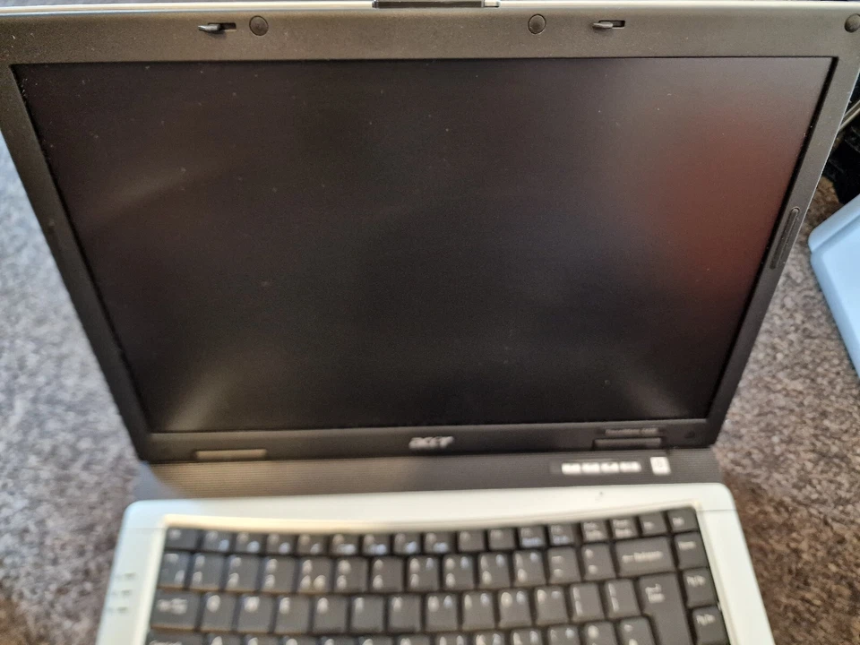 Vintage Acer Travelmate 2420, Intel Celeron M Procesor, Model MS2180, Read Descr - Image 4 of 4