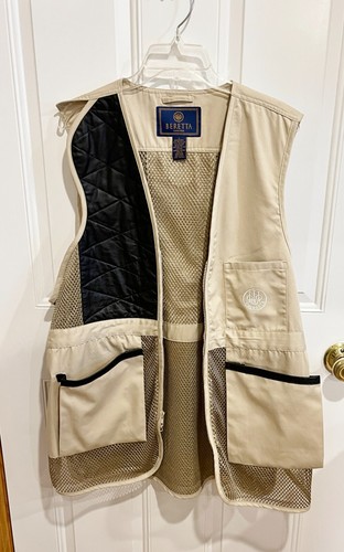 Beretta Fishing Vest Adult L Beige Mesh Pockets Zip Logo Outdoors - EUC - Picture 2 of 8