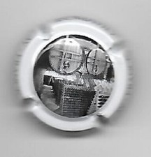 capsule champagne AY France - tonneaux blanc et noir