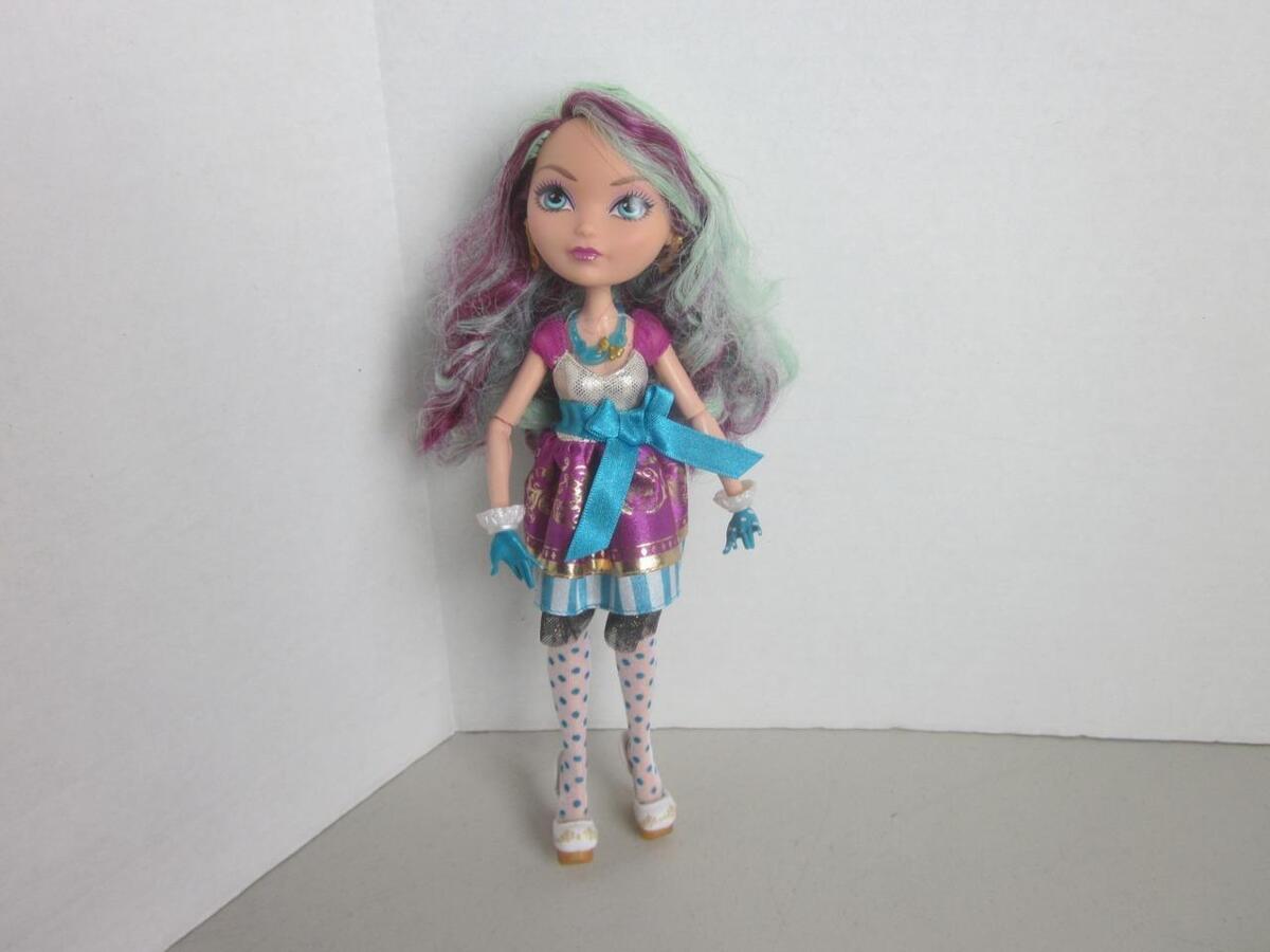  Ever After High First Chapter Madeline Hatter Doll : Toys &  Games