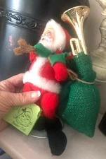 NWT Vtg 1967 ANNALEE 9" SANTA DOLL XMAS Figure Bag Trumpet Metal Stand USA Felt