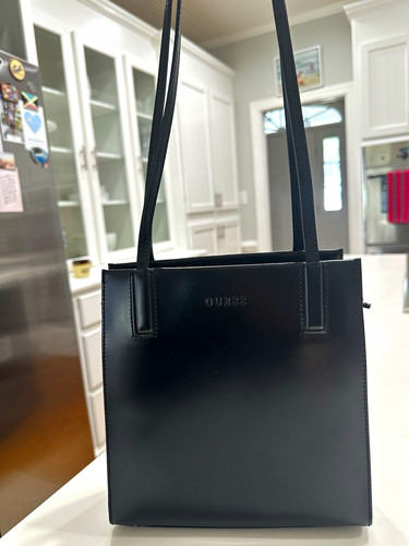 GUESS Black Small Tote Bag, Magnetic Closure, Beautiful Bag, Excellent Cond.