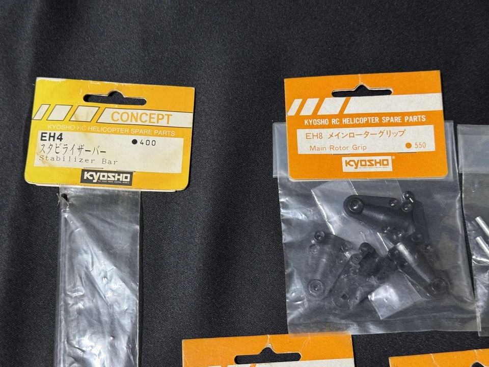 Vintage Kyosho RC Helicóptero EP Concepto Un montón de piezas de repuesto Hec... - Imagen 2 de 4