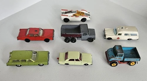 VINTAGE LESNEY MATCHBOX DIECAST CARS TRUCKS LOT ENGLAND (MB2)