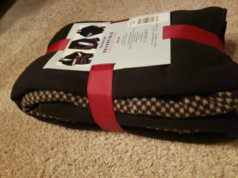 ❄IKE BEHAR REVERSIBLE WRAP❄ - Image 4 of 4