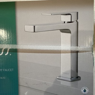 Peerless Xander Single-Handle Bathroom Faucet in Chrome P1519LF-M-0.5 M13