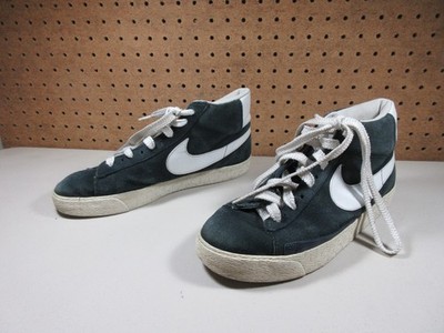 Nike mens dark blue an white Obsidian Blaze suede SB shoes 9 M 315877 411