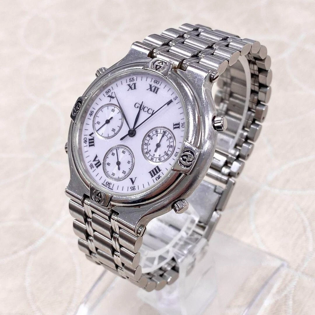 Montre chronographe homme GUCCI 9300 quartz cadran argenté ronde d'occasion du Japon