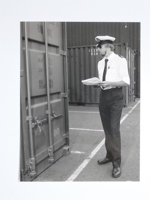 Schiffscontainer Durchsuchung Zollbeamter Anti-Drogen Pressefoto 1986 