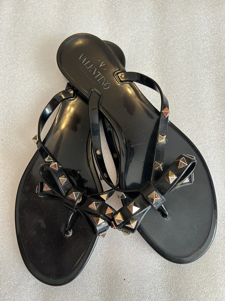Valentino Garavani Rockstud PVC Flat Thong Sandals Size US9-10 EU40 Rocking Cool - Image 2 of 4