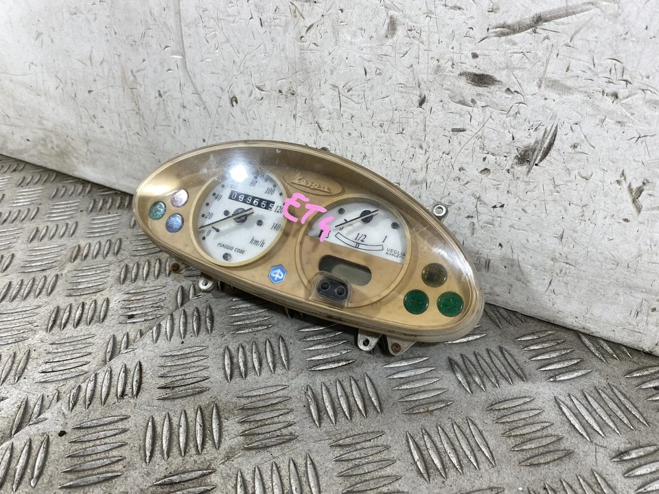 109239 Strumentazione Contachilometri Piaggio Vespa ET2 / ET4 / 50 / 125 / 150 d - Immagine 3 di 4