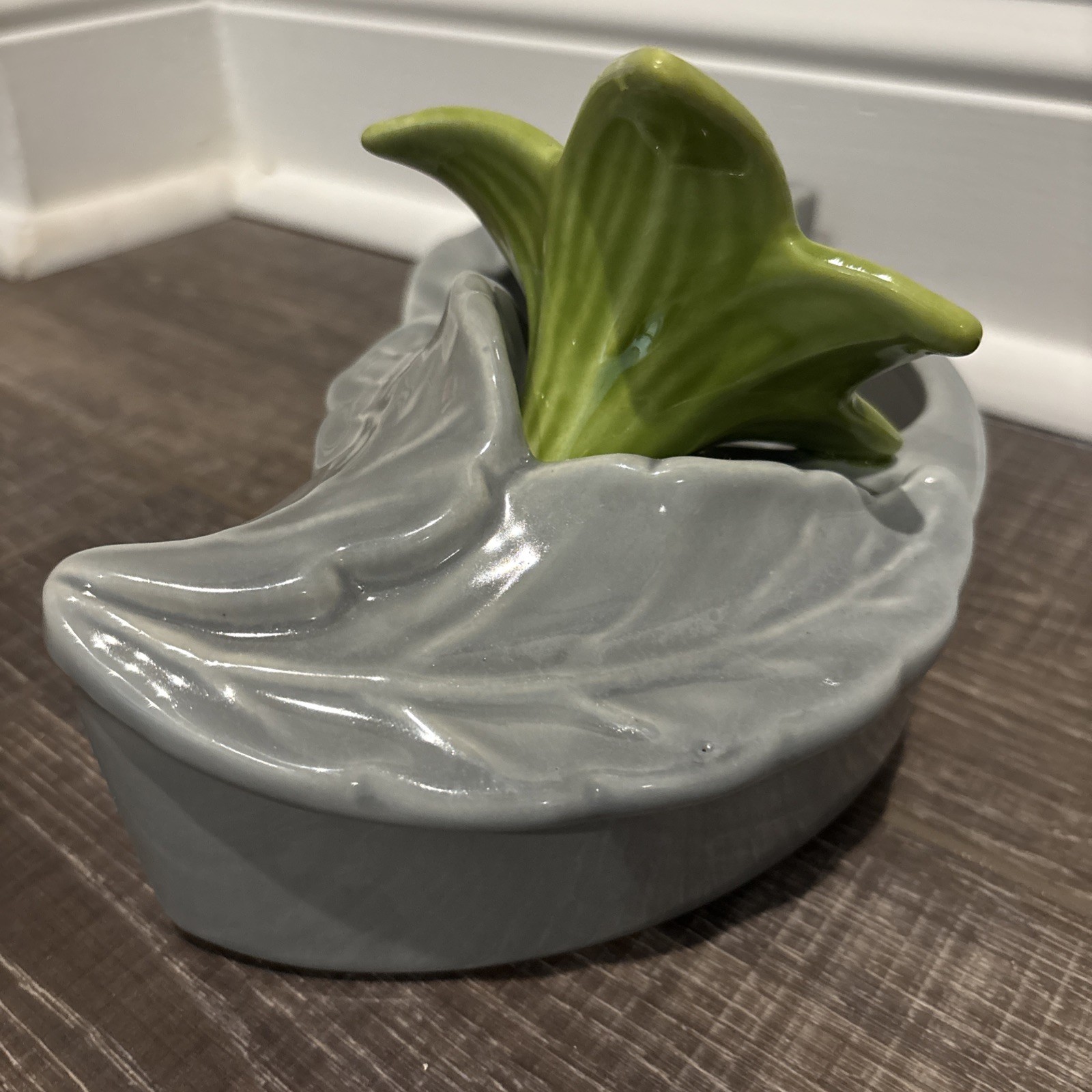 Vintage Mid Century Royal Haeger Pottery Planter Vase~ Gray w/ Green Lily