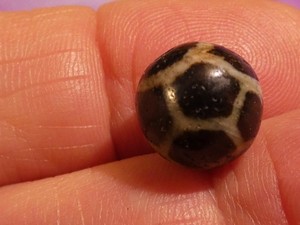 ANTIQUE VINTAGE PUMTEK BEAD LONGEVITY DESIGN LINE DECORATED SOFT  PATINA 11.9 MM