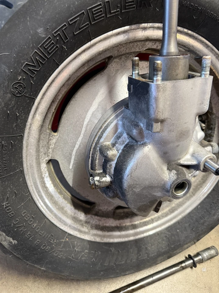 Yamaha Vmax 1200 1988 rueda trasera Foto 4 de 4