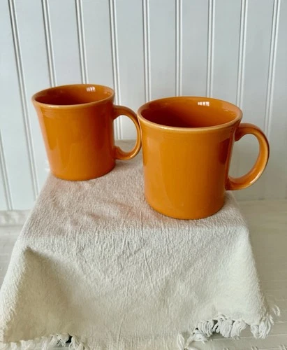 2 Fiesta Ware 8oz Coffee Tea Mugs D Handle Glossy Orange Homer Laughlin 3 5/8” H