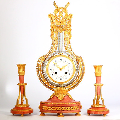 Antike Uhr 1900er Marmor französische Ormolu Leiergarnitur mit schwingendem Pendel