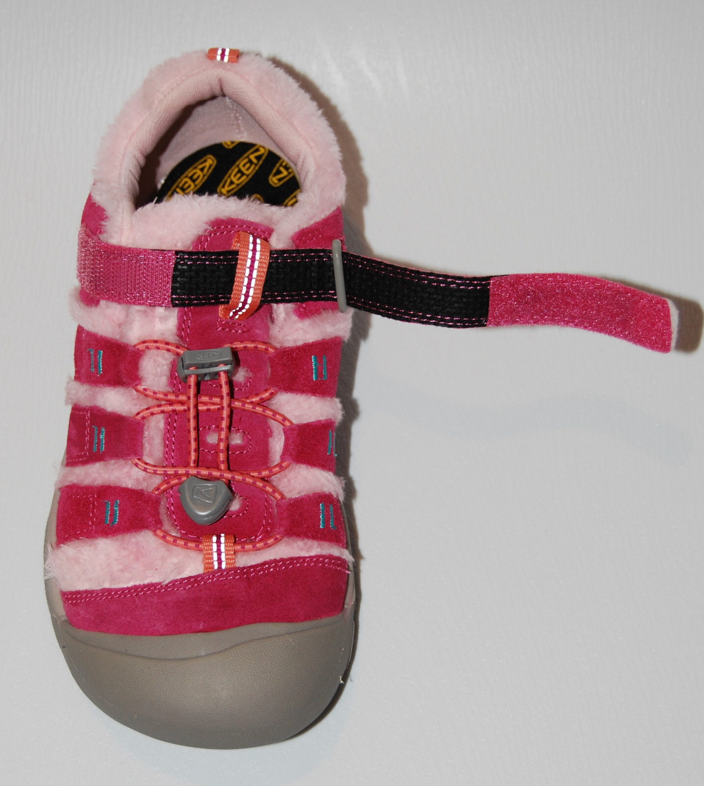 Scarpe Newport nuove con scatola Keen giovani ragazze frutta tortora rosa bordo in pile taglia 5