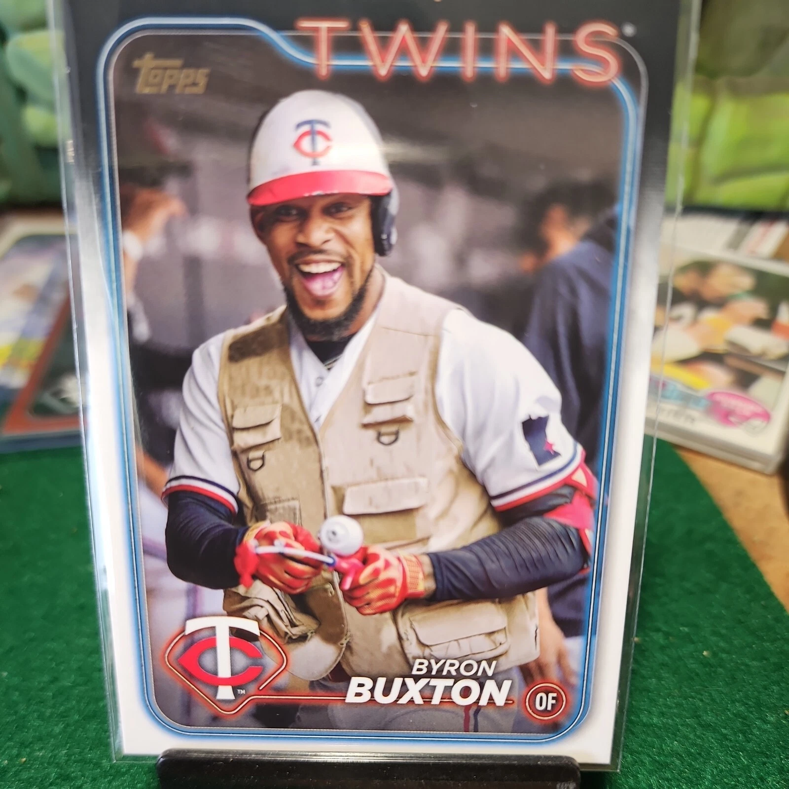 Byron Buxton 2024 Topps Series 1 SSP Golden Mirror Image Variation #94 Twins