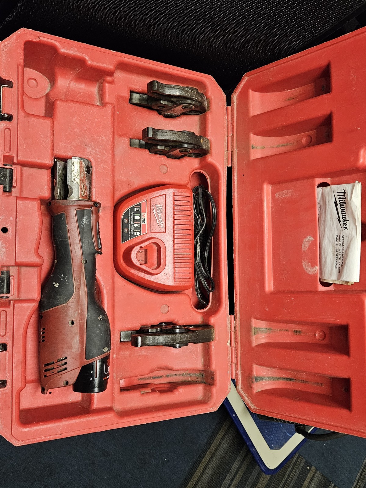 MILWAUKEE 2473-20 M12 PRESS TOOL WITH 3 JAWS 1/2",3/4", and 1" PRESSING TOOL
